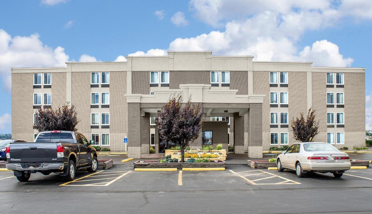 Baymont By Wyndham Scranton Hotel