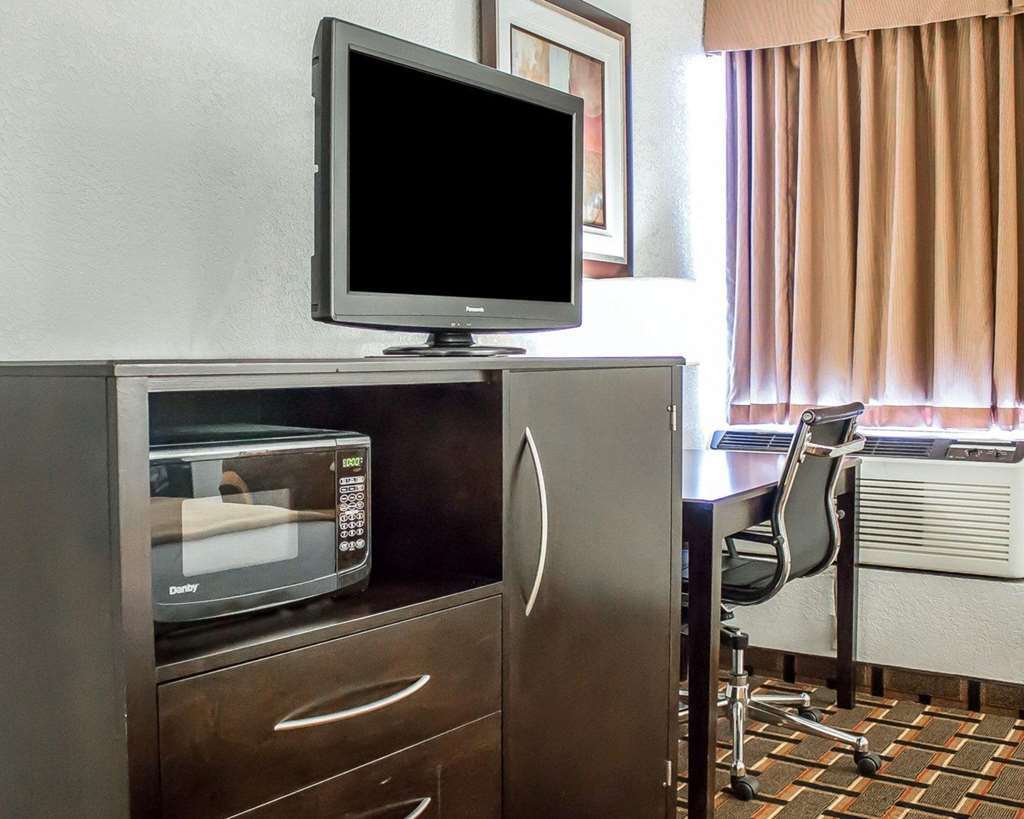 Baymont By Wyndham Scranton Hotel 2*